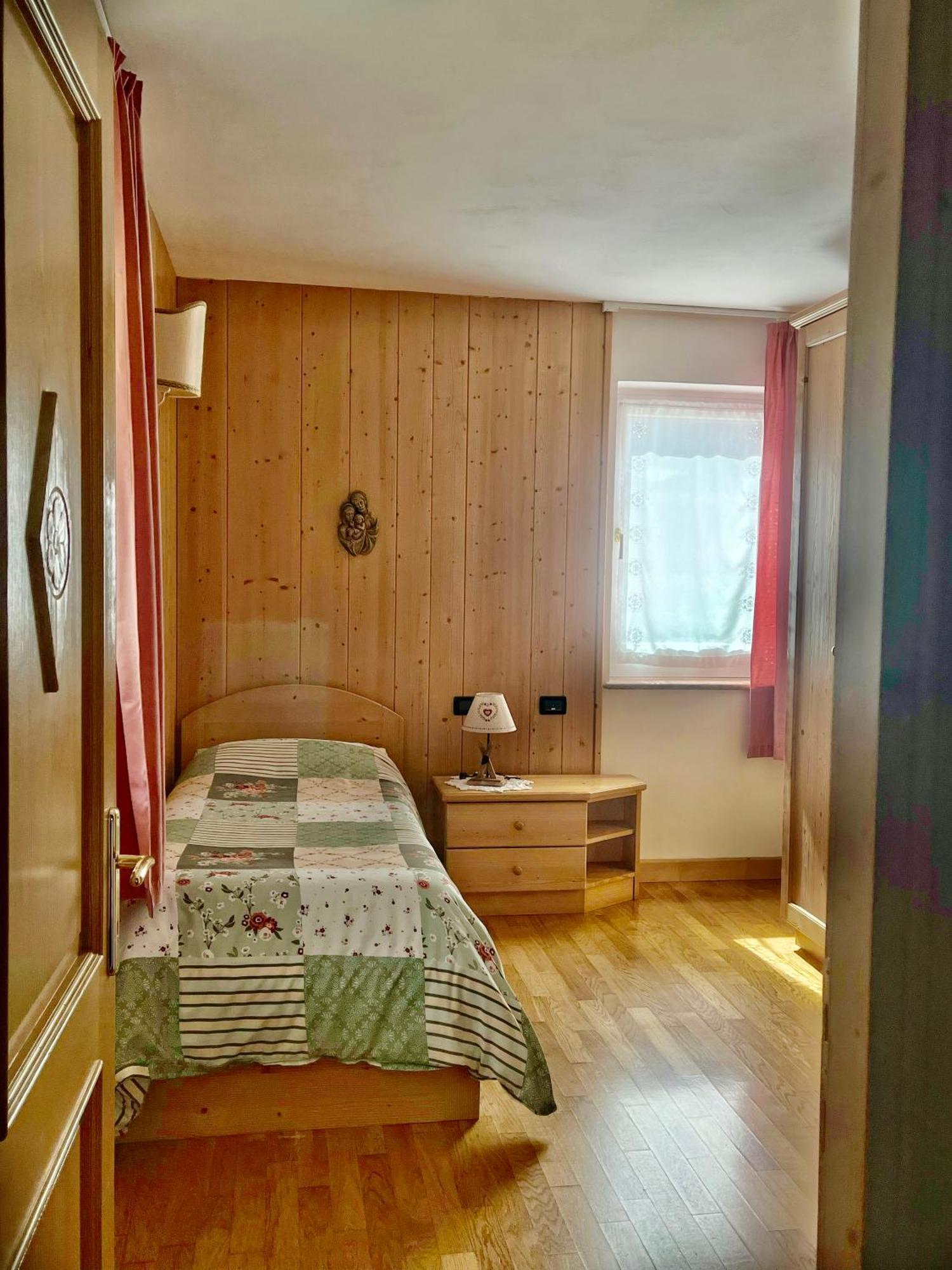 Villa Iris - La Prima Villa Vacanze Nell'Altopiano Азиаго Экстерьер фото